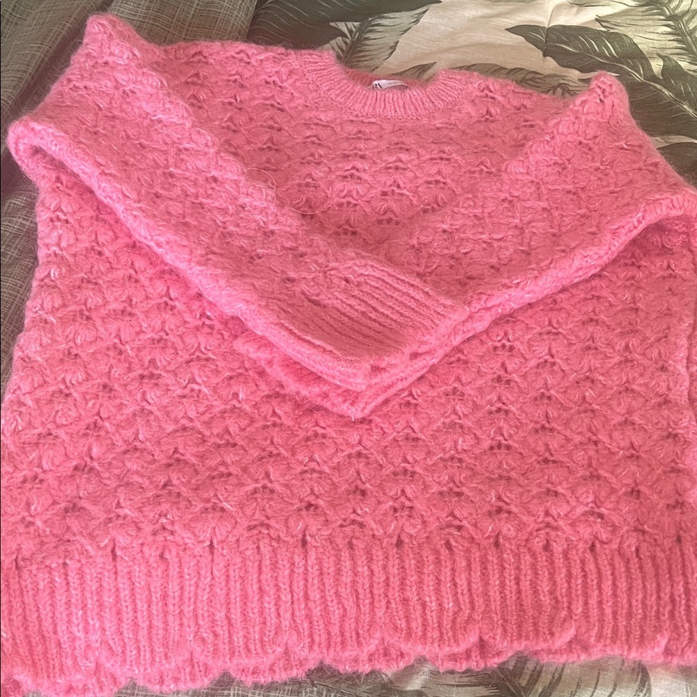 Zara Pink Cozy Scalloped Wool Alpaca 🦙 Blend Sweater - Picture 5 of 9